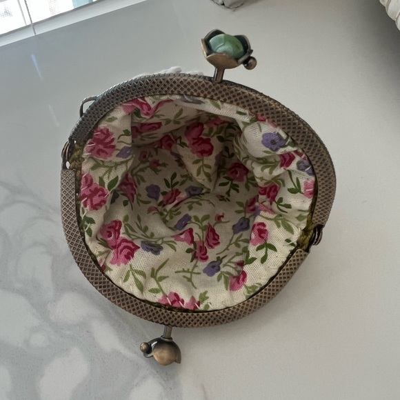 Beautiful 👛Crochet Kisslock Coin Purse - Picture 2 of 15